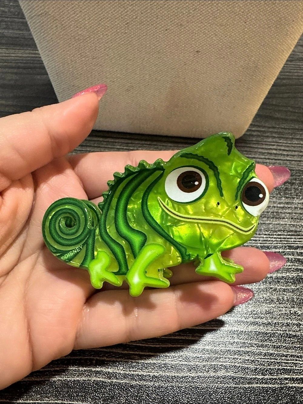 Colourpop Disney Tangled Pascal Walking Figural Claw Clip Green